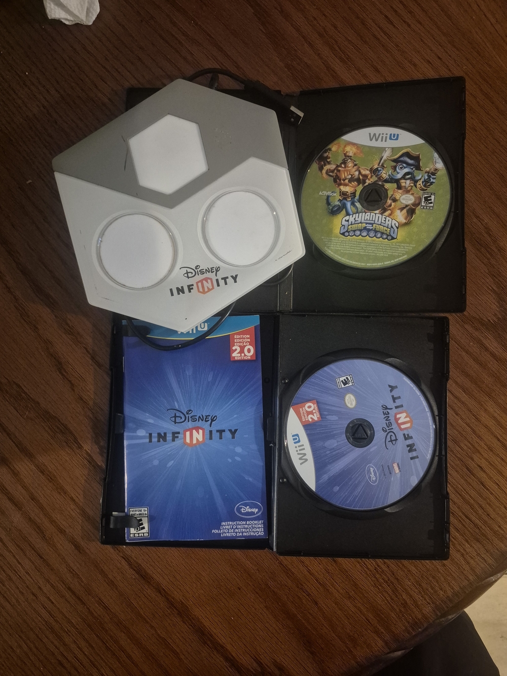 Disney Infinity 2.0 White Game Portal with Blue Discs (Wii U)